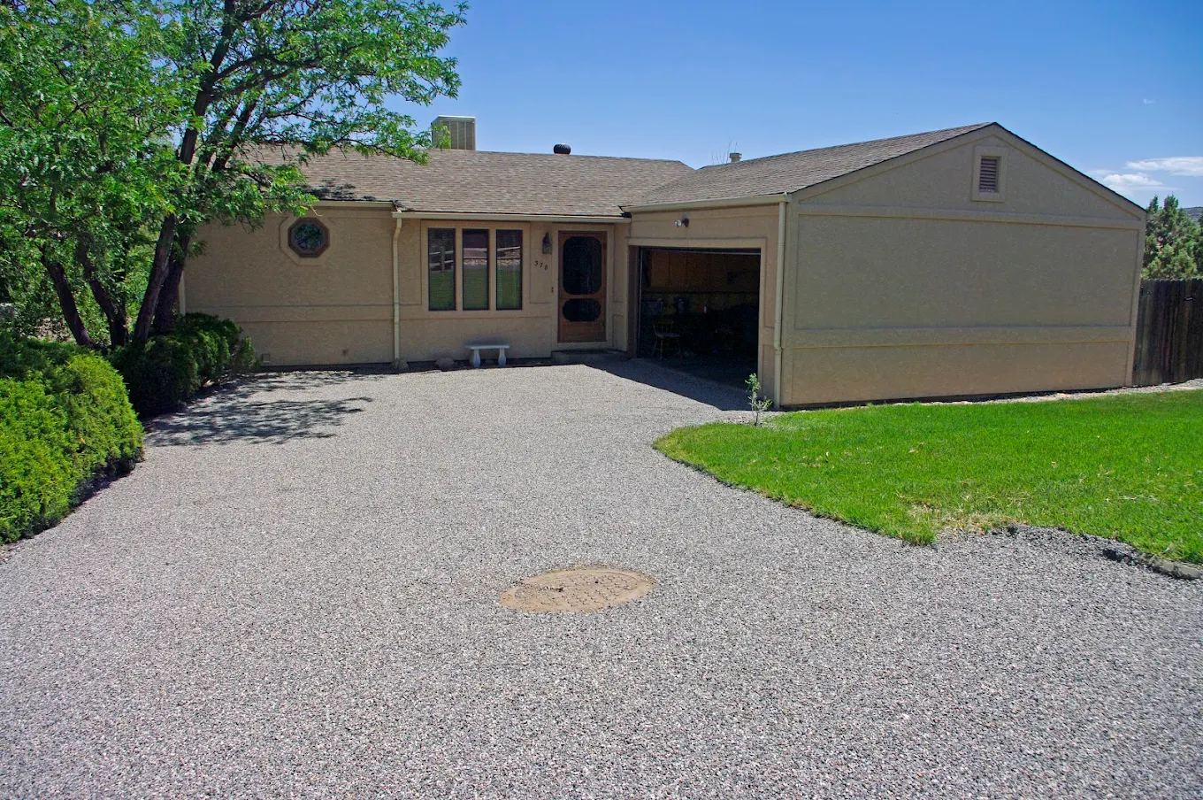 Chip seal residential driveway with clean finish